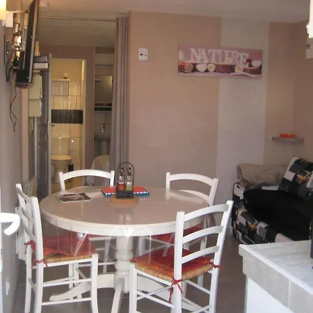 Jujuouragan Apartment *