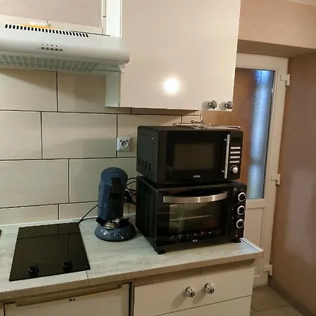 Apartment Jujuouragan *